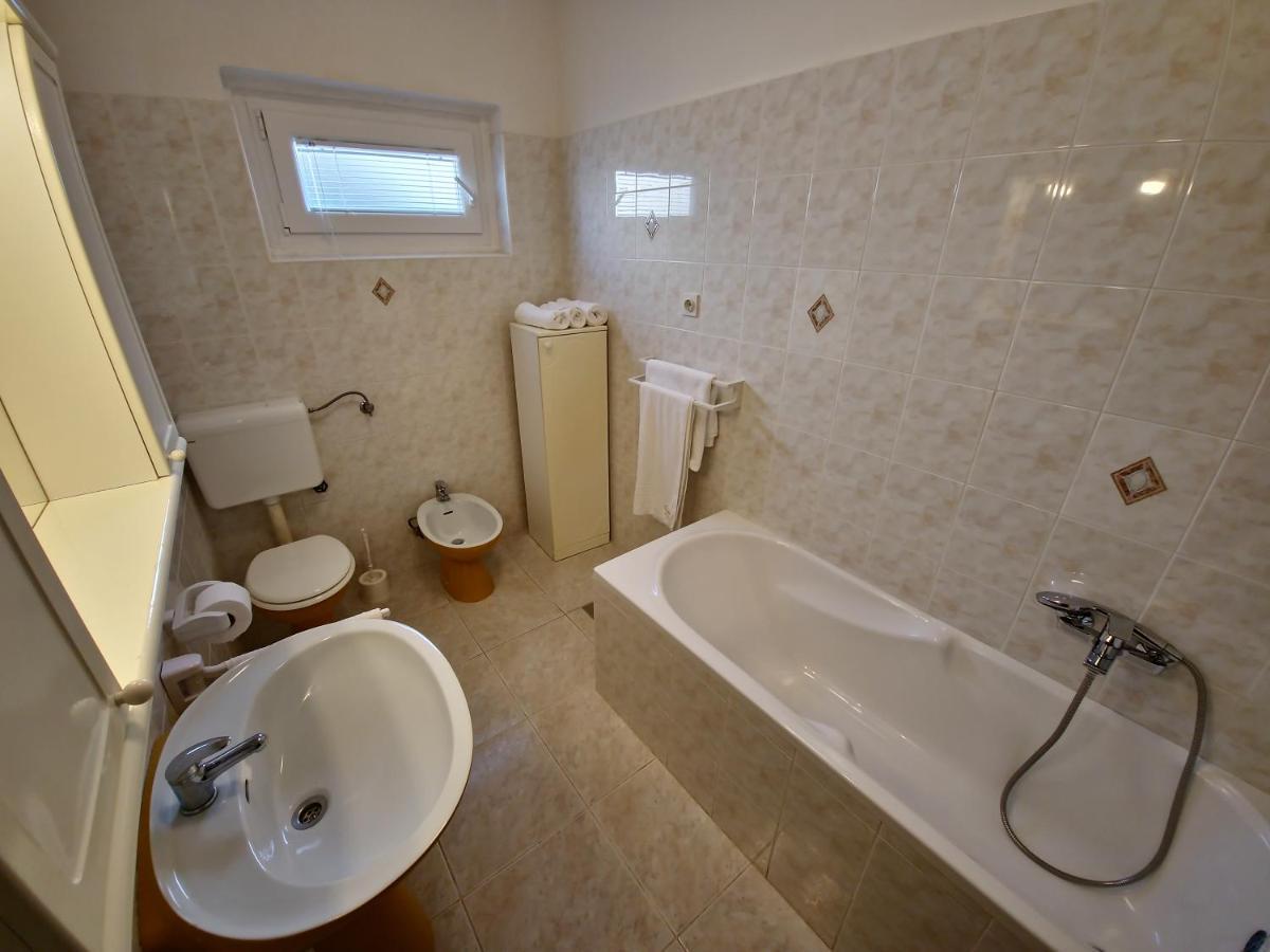 Apartments Cacija Trogir Ngoại thất bức ảnh
